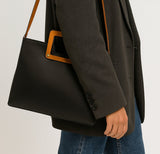 Agile-Reach Avenue Leather Purse